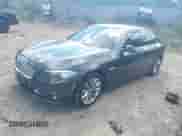 2014 BMW 5 Series 528i xDrive z VIN WBA5A7C56ED613837, wystawiony jako IAAI lot #43106483 z przebiegiem 161 185 mil mil oraz . Historia ofert i sprzedaży dostępna na DreamBid. Obrazek 2.