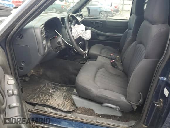 2003 Chevrolet S-10 LS с VIN 1GCCS19X038138978, выставлен на аукционе Copart как лот 64817595 с пробегом 108 284 миль миль и Списание • Salvage title. История ставок и продаж доступна на DreamBid. Изображение 7.