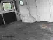 2003 Chevrolet Express Cargo z VIN 1GCHG35U031119550, wystawiony jako IAAI lot #42261143 z przebiegiem Nie podano mil oraz . Historia ofert i sprzedaży dostępna na DreamBid. Obrazek 8.