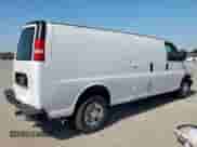 2019 Chevrolet Express Cargo с VIN 1GCWGBFP4K1164337, выставлен на аукционе Copart как лот 52308495 с пробегом 151 533 миль миль и Списание • Salvage title. История ставок и продаж доступна на DreamBid. Изображение 3.