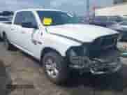 2020 Ram 1500 SLT z VIN 1C6RR6TT9LS111068, wystawiony jako IAAI lot #42132794 z przebiegiem 131 133 mil mil oraz . Historia ofert i sprzedaży dostępna na DreamBid. Obrazek 1.