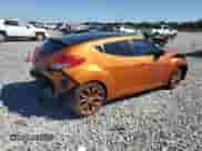 2013 Hyundai Veloster w/Black Int z VIN KMHTC6AD2DU156852, wystawiony jako Copart lot #82449685 z przebiegiem 106 546 mil mil oraz Czysty tytuł • Clean title. Historia ofert i sprzedaży dostępna na DreamBid. Obrazek 3.