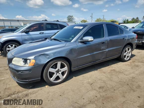 2007 Volvo S60 2.5L Turbo с VIN YV1RH592172610581, выставлен на аукционе Copart как лот 66708965 с пробегом 162 156 миль миль и Списание • Salvage title. История ставок и продаж доступна на DreamBid. Изображение 1.