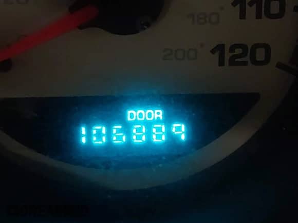 2000 Dodge Neon Highline z VIN 1B3ES46C9YD773497, wystawiony jako IAAI lot #41890890 z przebiegiem 106 889 mil mil oraz . Historia ofert i sprzedaży dostępna na DreamBid. Obrazek 15.