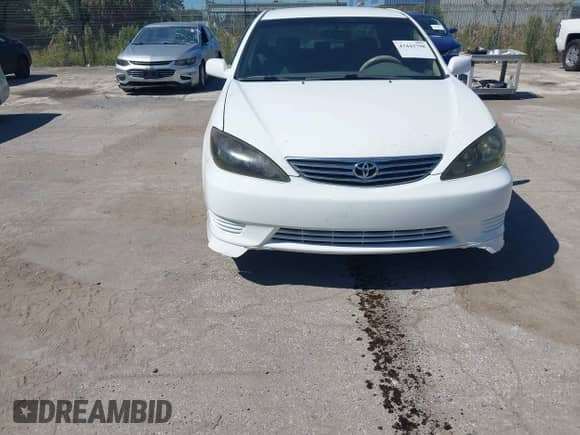 2005 Toyota Camry LE с VIN 4T1BE32K55U596163, выставлен на аукционе IAAI как лот 43443798 с пробегом 222 568 миль миль и . История ставок и продаж доступна на DreamBid. Изображение 6.