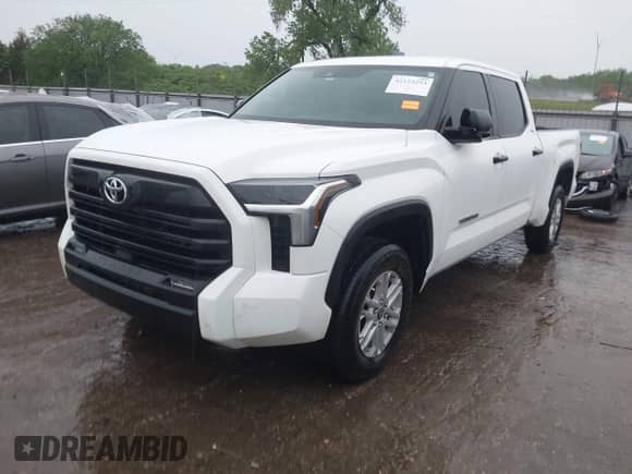 2024 Toyota Tundra SR5 with VIN 5TFLA5EC5RX030366, listed as a IAAI auction lot 42123293 with 39,433 mi miles and . Bid and sale history available at DreamBid. Image 17.
