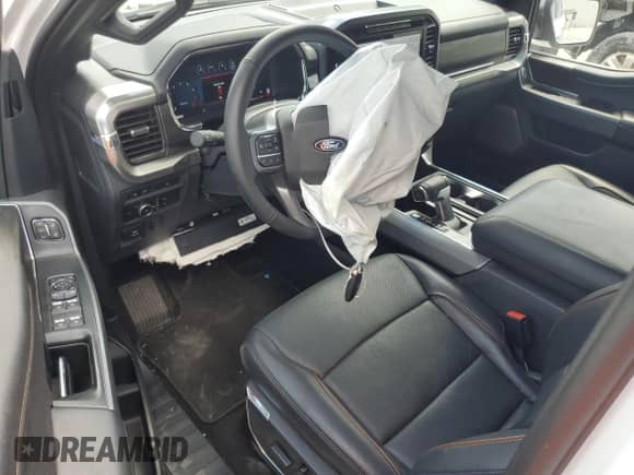 2024 Ford F-150 Lariat с VIN 1FTFW5L56RFB66594, выставлен на аукционе Copart как лот 69544925 с пробегом 21 982 миль миль и Списание • Salvage title. История ставок и продаж доступна на DreamBid. Изображение 8.