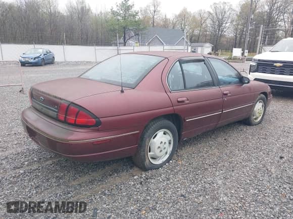 1997 Chevrolet Lumina LS с VIN 2G1WL52M1V1130470, выставлен на аукционе IAAI как лот 41887030 с пробегом 130 410 миль миль и . История ставок и продаж доступна на DreamBid. Изображение 4.