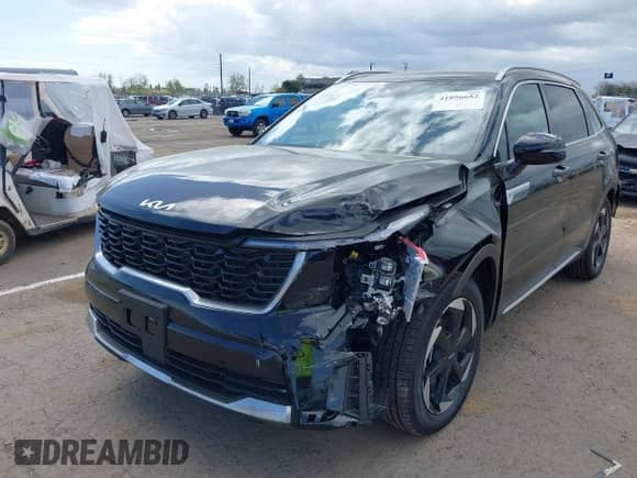 2025 Kia Sorento EX z VIN KNDRH4JG2S5335155, wystawiony jako IAAI lot #41896682 z przebiegiem 2 554 mil mil oraz . Historia ofert i sprzedaży dostępna na DreamBid. Obrazek 6.