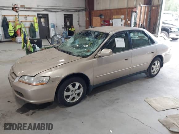 2000 Honda Accord SE with VIN 1HGCG6693YA083187, listed as a IAAI auction lot 42855293 with 134,621 mi miles and . Bid and sale history available at DreamBid. Image 17.