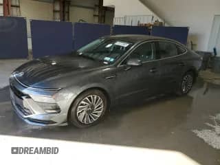 2025 Hyundai Sonata SEL с VIN KMHL34JJ0SA107562, выставлен на аукционе Copart как лот 85880675 с пробегом 17 755 миль миль и Списание • Salvage title. История ставок и продаж доступна на DreamBid. Изображение 1.