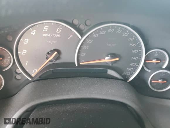 2011 Chevrolet Corvette Z16 Grand Sport 2LT z VIN 1G1YV2DW9B5102104, wystawiony jako Copart lot #83031494 z przebiegiem Nie podano mil oraz Nie do naprawy • Non repairable. Historia ofert i sprzedaży dostępna na DreamBid. Obrazek 9.