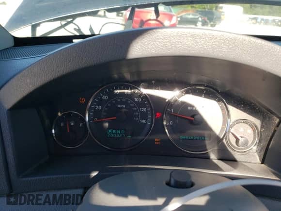 2006 Jeep Grand Cherokee Overland с VIN 1J8HS68226C218320, выставлен на аукционе Copart как лот 56737264 с пробегом 200 327 миль миль и Списание • Salvage title. История ставок и продаж доступна на DreamBid. Изображение 9.