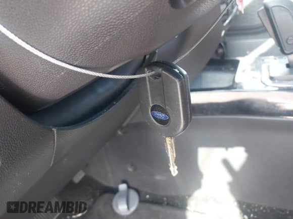 2011 Ford Escape XLT с VIN 1FMCU9D78BKC39019, выставлен на аукционе IAAI как лот 41903813 с пробегом 226 401 миль миль и . История ставок и продаж доступна на DreamBid. Изображение 11.