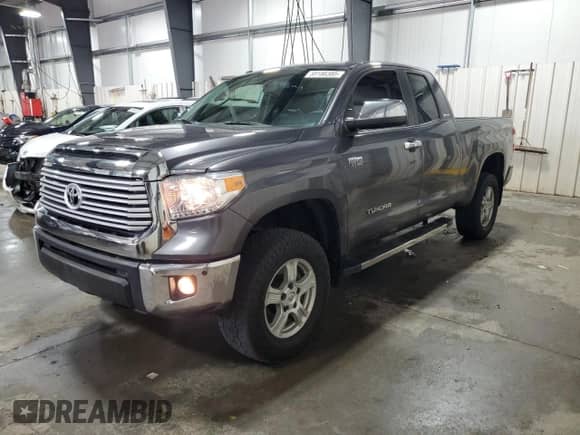2016 Toyota Tundra Limited z VIN 5TFBY5F17GX492428, wystawiony jako Copart lot #59186385 z przebiegiem 110 604 mil mil oraz Szkoda całkowita • Salvage title. Historia ofert i sprzedaży dostępna na DreamBid. Obrazek 1.