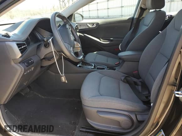 2021 Hyundai Ioniq SE с VIN KMHC65LD9MU247597, выставлен на аукционе Copart как лот 47496943 с пробегом 15 763 миль миль и . История ставок и продаж доступна на DreamBid. Изображение 7.