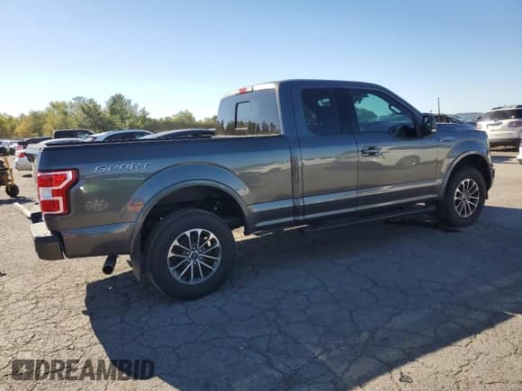 2018 Ford F-150 XL z VIN 1FTFX1EG3JFE01221, wystawiony jako Copart lot #82355245 z przebiegiem 73 409 mil mil oraz Czysty tytuł • Clean title. Historia ofert i sprzedaży dostępna na DreamBid. Obrazek 3.