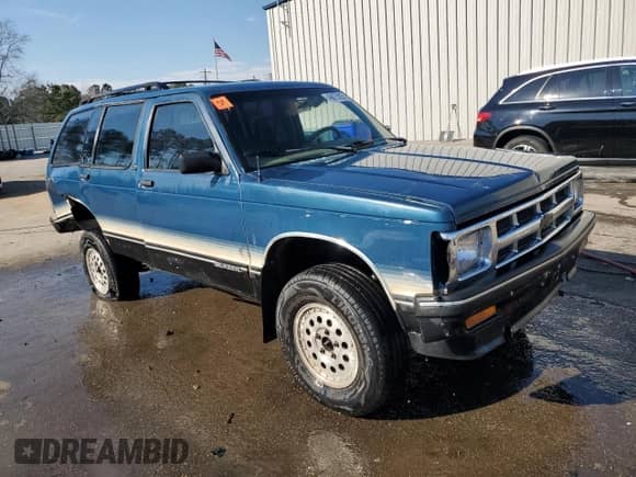 1993 Chevrolet Blazer с VIN 1GNDT13W2P2141625, выставлен на аукционе Copart как лот 46675825 с пробегом Не указан миль и Списание • Salvage title. История ставок и продаж доступна на DreamBid. Изображение 4.