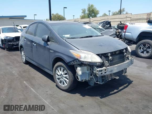 2013 Toyota Prius with VIN JTDKN3DP2D3046985, listed as a IAAI auction lot 42756069 with 228,958 mi miles and . Bid and sale history available at DreamBid. Image 1.