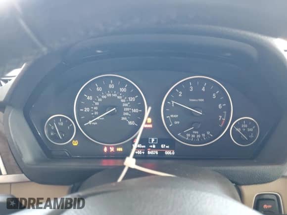 2016 BMW 3 Series 320i с VIN WBA8E1G54GNT33825, выставлен на аукционе Copart как лот 71045175 с пробегом 84 576 миль миль и Списание • Salvage title. История ставок и продаж доступна на DreamBid. Изображение 9.