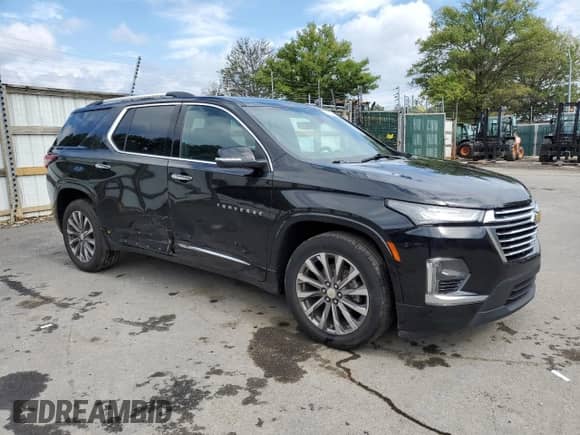 2022 Chevrolet Traverse Premier with VIN 1GNEVKKW1NJ127062, listed as a Copart auction lot 84001685 with 141,424 mi miles and Clean title. Bid and sale history available at DreamBid. Image 4.