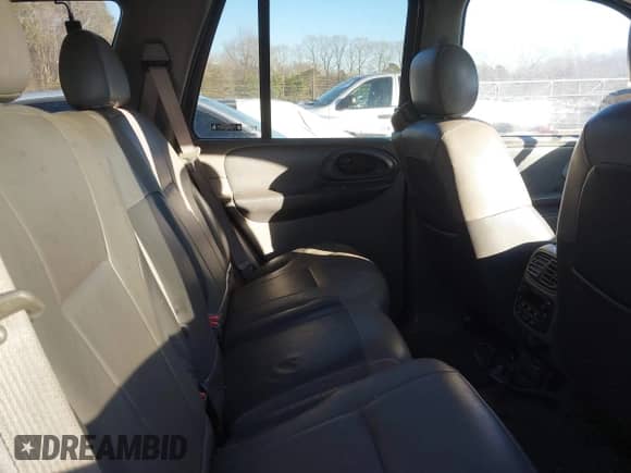 2002 Chevrolet TrailBlazer LTZ с VIN 1GNDS13S522272699, выставлен на аукционе IAAI как лот 41442784 с пробегом 296 144 миль миль и . История ставок и продаж доступна на DreamBid. Изображение 8.