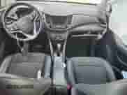 2019 Chevrolet Trax LT z VIN KL7CJLSB0KB779995, wystawiony jako Copart lot #80146205 z przebiegiem 63 581 mil mil oraz Szkoda całkowita • Salvage title. Historia ofert i sprzedaży dostępna na DreamBid. Obrazek 8.