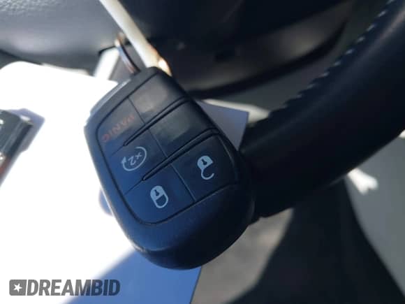 2018 Jeep Compass Latitude with VIN 3C4NJCBB4JT500329, listed as a IAAI auction lot 43486064 with 95,725 mi miles and . Bid and sale history available at DreamBid. Image 11.