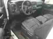 2019 Chevrolet Silverado 1500 Work Truck z VIN 3GCNYAEH5KG171148, wystawiony jako Copart lot #60955625 z przebiegiem 81 070 mil mil oraz Szkoda całkowita • Salvage title. Historia ofert i sprzedaży dostępna na DreamBid. Obrazek 8.