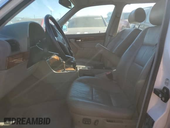 1993 BMW 7 Series with VIN WBAGC8324PDC81577, listed as a Copart auction lot 88164285 with 156,380 mi miles and Clean title. Bid and sale history available at DreamBid. Image 7.