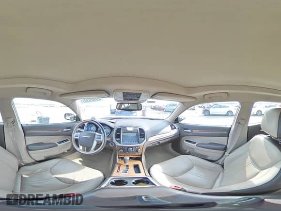 2012 Chrysler 300 C Luxury Series z VIN 2C3CCAPT7CH238099, wystawiony jako Copart lot #49989305 z przebiegiem 110 866 mil mil oraz Szkoda całkowita • Salvage title. Historia ofert i sprzedaży dostępna na DreamBid. Obrazek 13.