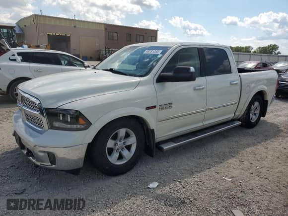 2016 Ram 1500 Laramie with VIN 1C6RR7NM4GS226162, listed as a Copart auction lot 69781345 with 216,638 mi miles and Clean title. Bid and sale history available at DreamBid. Image 1.