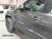 2022 Toyota Tacoma SR5 с VIN 3TMAZ5CN2NM181279, выставлен на аукционе IAAI как лот 43317687 с пробегом 129 450 миль миль и . История ставок и продаж доступна на DreamBid. Изображение 20.