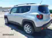 2017 Jeep Renegade Latitude z VIN ZACCJABB9HPE58639, wystawiony jako IAAI lot #42083266 z przebiegiem 154 061 mil mil oraz . Historia ofert i sprzedaży dostępna na DreamBid. Obrazek 3.