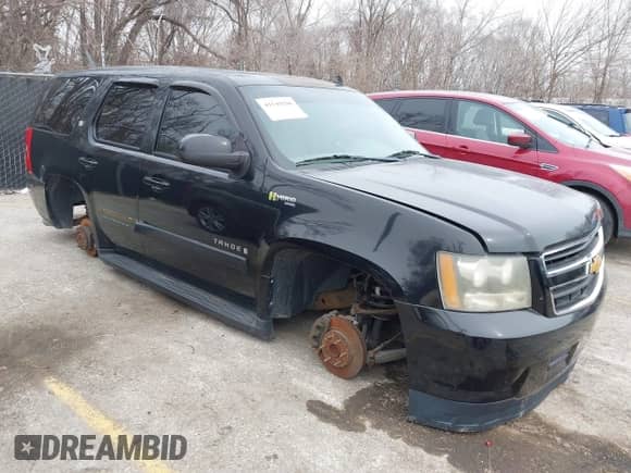 2009 Chevrolet Tahoe z VIN 1GNFC13539R105212, wystawiony jako IAAI lot #41549206 z przebiegiem 192 574 mil mil oraz . Historia ofert i sprzedaży dostępna na DreamBid. Obrazek 1.