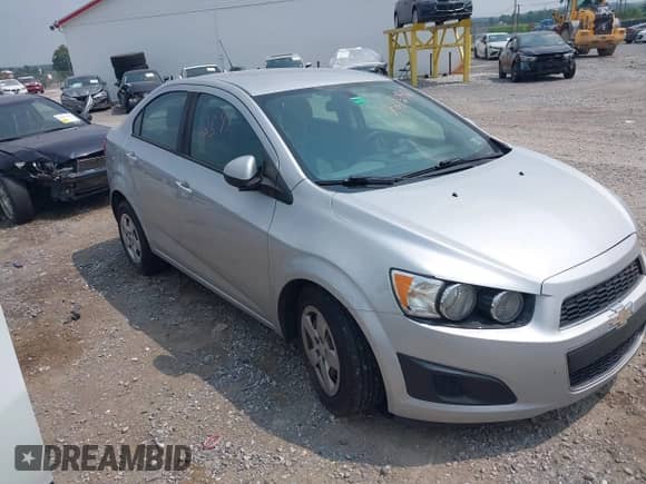 2016 Chevrolet Sonic LS с VIN 1G1JA5SG2G4175032, выставлен на аукционе IAAI как лот 42932591 с пробегом 153 869 миль миль и . История ставок и продаж доступна на DreamBid. Изображение 1.