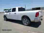 2019 Ram 1500 Tradesman z VIN 1C6RR7SM3KS699578, wystawiony jako Copart lot #62077645 z przebiegiem 151 971 mil mil oraz Szkoda całkowita • Salvage title. Historia ofert i sprzedaży dostępna na DreamBid. Obrazek 2.