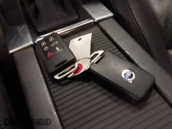 2013 Volvo S60 T5 z VIN YV1612FHXD2206043, wystawiony jako IAAI lot #43290534 z przebiegiem 134 874 mil mil oraz . Historia ofert i sprzedaży dostępna na DreamBid. Obrazek 11.