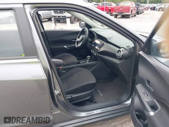 2024 Nissan Kicks SV with VIN 3N1CP5CV8RL484905, listed as a IAAI auction lot 43186581 with 7,236 mi miles and . Bid and sale history available at DreamBid. Image 5.