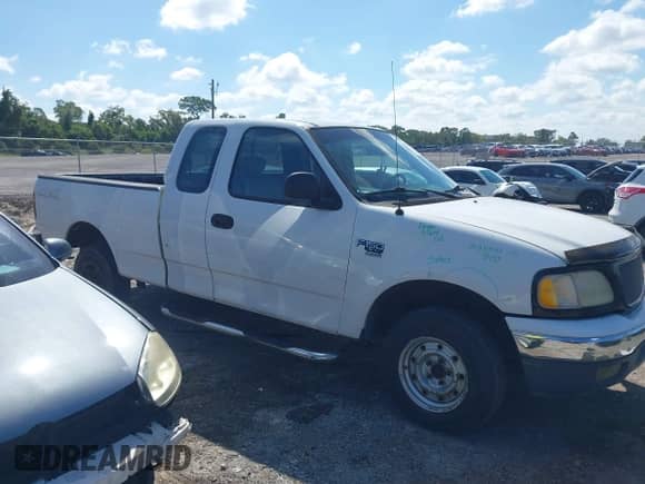 2004 Ford F-150 XL с VIN 2FTRX18WX4CA55488, выставлен на аукционе IAAI как лот 43341815 с пробегом Не указан миль и . История ставок и продаж доступна на DreamBid. Изображение 14.