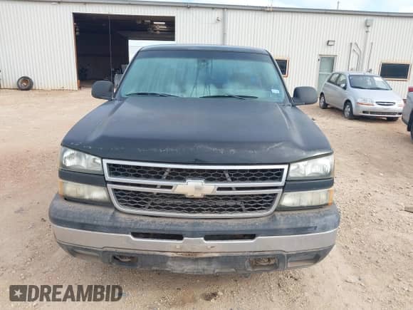 2006 Chevrolet Silverado 1500 Work Truck z VIN 3GCEC14X66G272129, wystawiony jako IAAI lot #42725725 z przebiegiem 95 938 mil mil oraz . Historia ofert i sprzedaży dostępna na DreamBid. Obrazek 12.