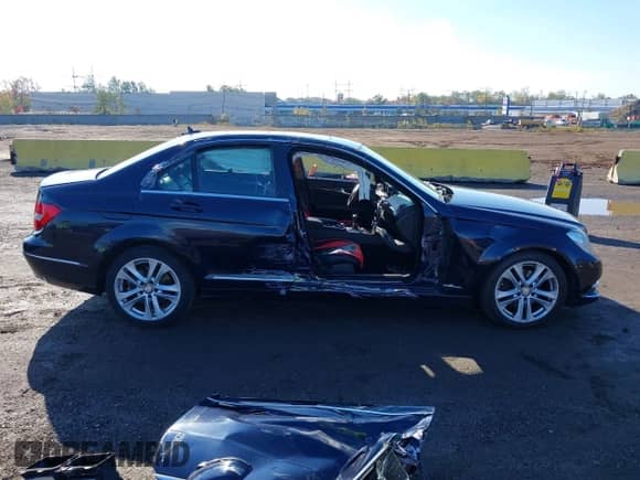 2013 Mercedes-Benz C 300 Sport с VIN WDDGF8ABXDR249974, выставлен на аукционе IAAI как лот 43504885 с пробегом 152 222 миль миль и . История ставок и продаж доступна на DreamBid. Изображение 13.