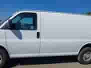 2015 Chevrolet Express Cargo z VIN 1GCWGFCF6F1246210, wystawiony jako IAAI lot #43363270 z przebiegiem 153 514 mil mil oraz . Historia ofert i sprzedaży dostępna na DreamBid. Obrazek 15.