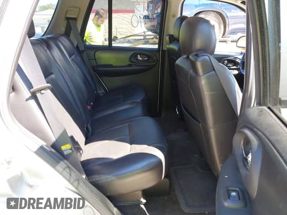 2005 Chevrolet TrailBlazer LS с VIN 1GNDT13S952312199, выставлен на аукционе IAAI как лот 43138790 с пробегом 170 041 миль миль и . История ставок и продаж доступна на DreamBid. Изображение 8.