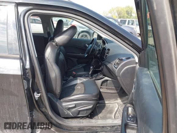 2019 Jeep Compass Latitude с VIN 3C4NJDBB9KT631067, выставлен на аукционе IAAI как лот 43156049 с пробегом 127 713 миль миль и . История ставок и продаж доступна на DreamBid. Изображение 5.