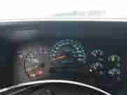 2005 Chevrolet Silverado 1500 z VIN 1GCEC14X95Z233467, wystawiony jako IAAI lot #43295187 z przebiegiem 169 076 mil mil oraz . Historia ofert i sprzedaży dostępna na DreamBid. Obrazek 7.