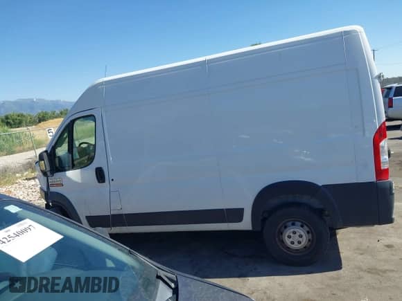 2019 Ram ProMaster Cargo с VIN 3C6TRVCGXKE510625, выставлен на аукционе IAAI как лот 42542864 с пробегом Не указан миль и . История ставок и продаж доступна на DreamBid. Изображение 14.