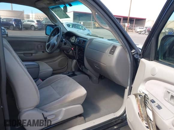 2004 Toyota Tacoma PreRunner z VIN 5TESN92N04Z339967, wystawiony jako IAAI lot #42585200 z przebiegiem 280 189 mil mil oraz . Historia ofert i sprzedaży dostępna na DreamBid. Obrazek 5.