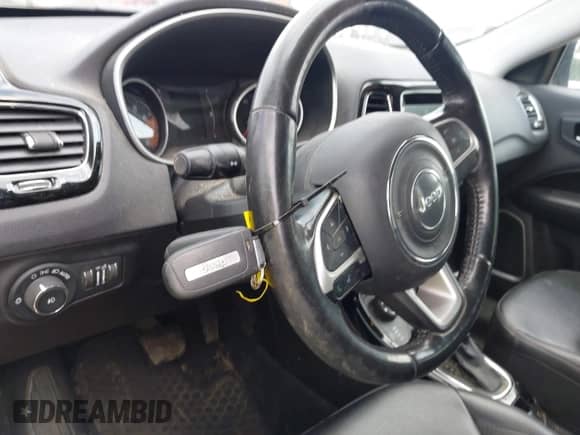 2019 Jeep Compass Latitude with VIN 3C4NJDBB6KT792170, listed as a IAAI auction lot 42636625 with 58,300 mi miles and . Bid and sale history available at DreamBid. Image 11.