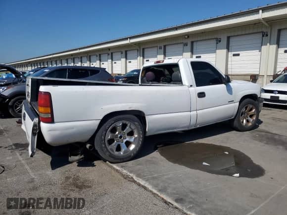 1999 Chevrolet Silverado 1500 с VIN 1GCEC14W9XE200521, выставлен на аукционе Copart как лот 71100125 с пробегом 339 452 миль миль и Списание • Salvage title. История ставок и продаж доступна на DreamBid. Изображение 3.